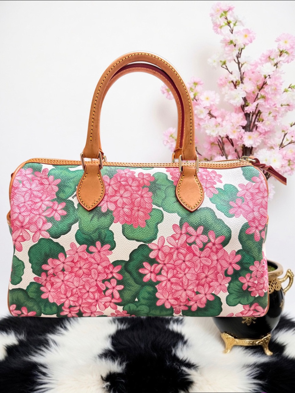 DOONEY & BOURKE HYDRANGEA COLLECTION SATCHEL - Picture 2 of 9